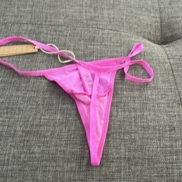 Skims Fit Everybody String Thong - Picture 5 of 11